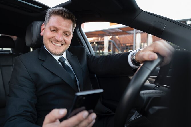 1 to 8 People Private Transfer from Dublin Airport to City Centre - Who gets the best value from this service?