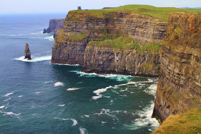 10-Day Ultimate Small-Group Tour of Ireland from Dublin - Day 4: Connor Pass, sheepdogs, and the Cliffs of Moher