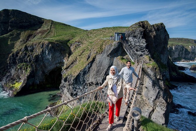 2-Day Northern Ireland Tour from Dublin Including Belfast and Giants Causeway - The optional Black Taxi Tour and Belfast’s difficult past