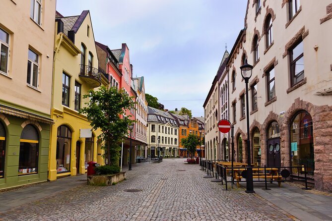 2 Hours Senior’s Historical Private Walking Tour of Dublin - Dublin Castle from the outside