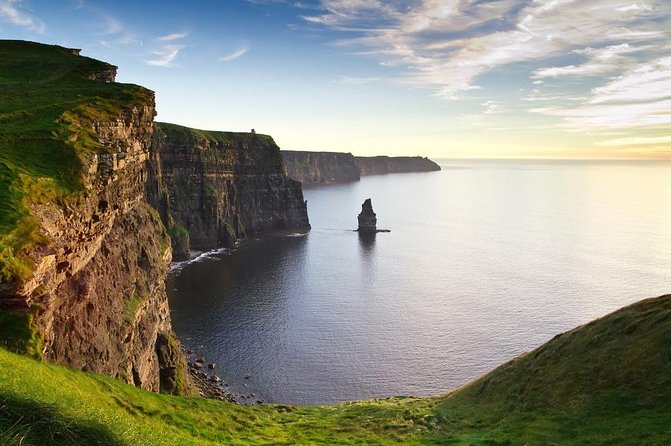 4-Day Cork, Ring of Kerry, Dingle, Cliffs of Moher and Galway Bay Rail Tour - Day 1: Blarney Castle, Cork, and Cobh