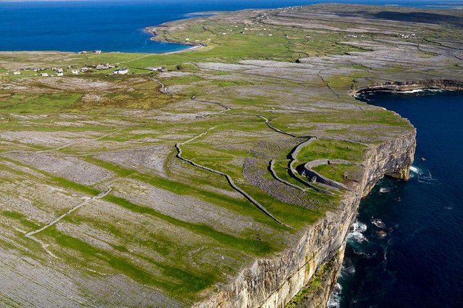 6-day All Ireland & Northern Ireland Rail Tour from Dublin - Trains, coaches, hotels, and group size