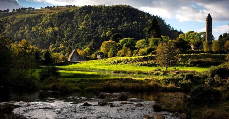 6-Day Tour of Southern Ireland from Dublin - Blarney Castle and Gardens, with the famous stone