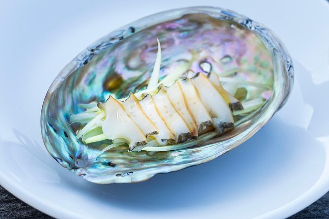 Abalone farm tour and tasting with coastal seaweed walk. Guided. 2 hours - Key points at a glance
