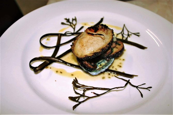 Abalone farm tour and tasting with coastal seaweed walk. Guided. 2 hours - Why this Galway experience is different