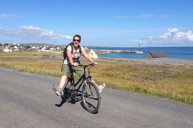 Aran Islands Bike Tour with Tea & Scones - Day Trip to Inisheer from Doolin - Tea, scones, and a local conversation