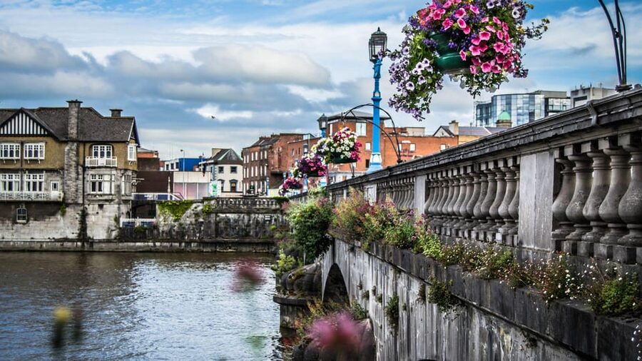 Best of Limerick: Private Walking Tour with a Local - King John’s Castle and Limerick’s medieval core