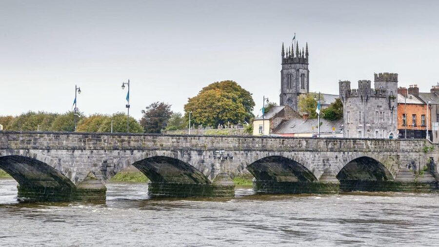 Best of Limerick: Private Walking Tour with a Local - How the two-to-six-hour choice changes the experience