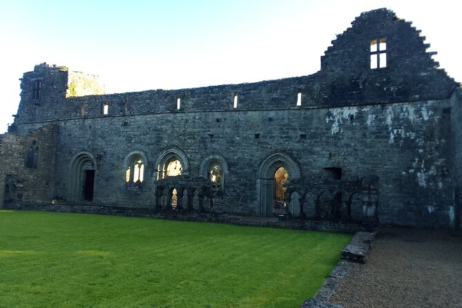 Cliffs of Moher & Bunratty Castle Day Tour - Caherconnell and John Davoren’s sheepdogs