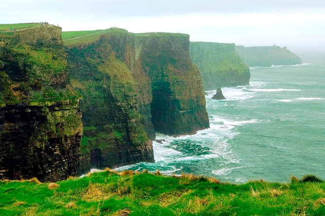 Cliffs Of Moher Tour In Spanish - The 7:30 am start on O’Connell Street