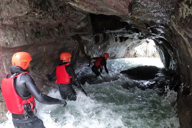 Coasteering on Irelands Wild Atlantic Way - Why coasteering suits Connemara so well
