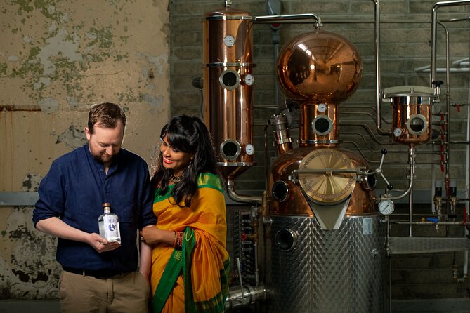 Cocktail Masterclass & Distillery Tour Combo - Language, age, and practical details