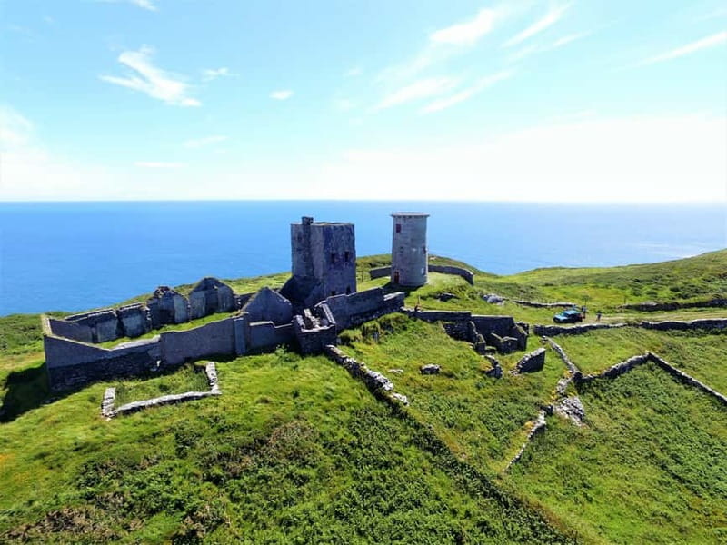 Cork: Fastnet Rock Lighthouse and Cape Clear Island Tour - Lunch and free time on the island