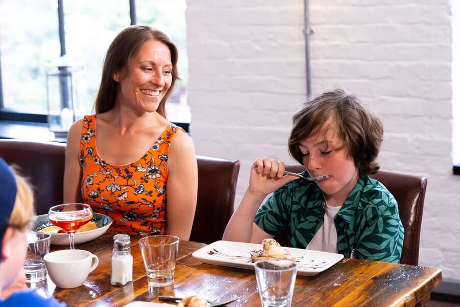 Cork: Hysterical Histories, Comedic Dinner Theater Show - Traditional music keeps the evening moving