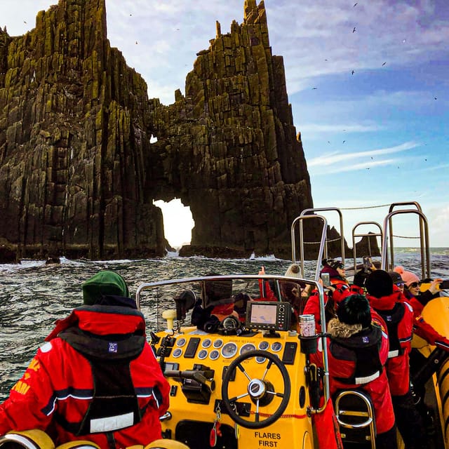 Dingle: Sea Safari by RIB Boat - Great Blasket Island and the stories behind it