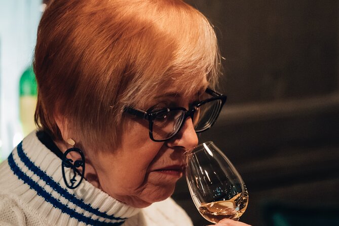 Dublin 6 Whiskey Tasting & 3 Food Pairing Walking Tour with Local - Ending around Temple Bar