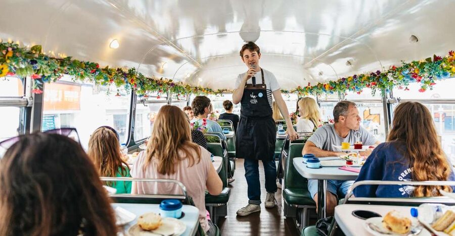 Dublin: Afternoon Tea Vintage Bus Tour - Dublin stories instead of a formal history lecture