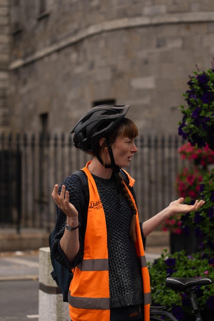 Dublin: Bike & E-Bike Tour with a Local Guide - How difficult is the cycling?