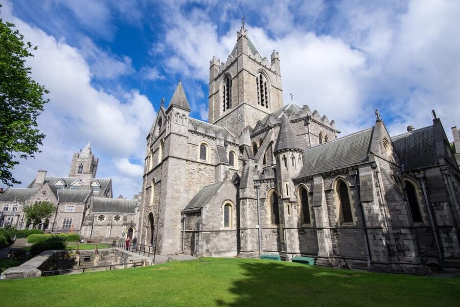 Dublin: Book of Kells, Dublin Castle and Christ Church Tour - Christ Church Cathedral and the medieval city