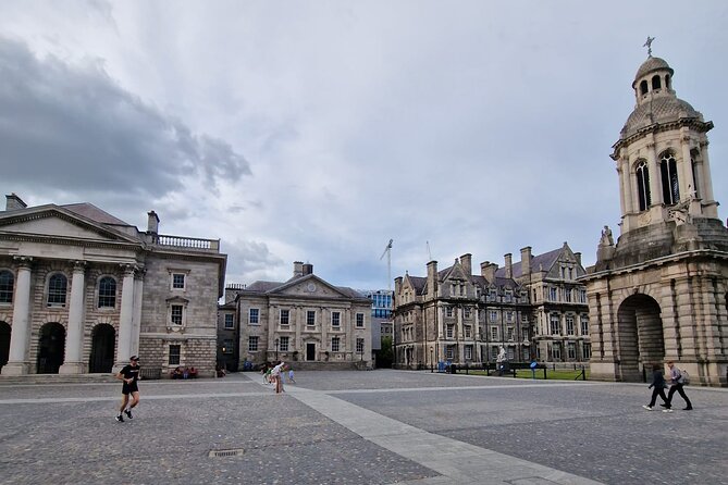 Dublin Express Private Guided Walking Tour - From Irish music to Dublin’s old streets