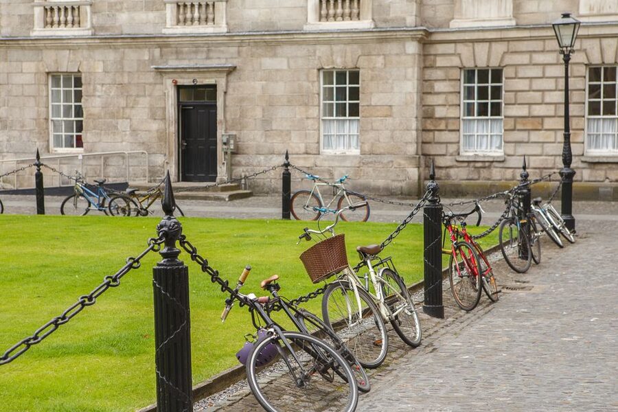 Dublin: Fast-Track Book of Kells Ticket & Dublin Castle Tour - Key points at a glance
