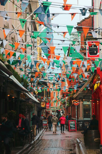 Dublin Food & Drink Walking Tour & Jameson Irish Coffee Demo - A pause at the Brazen Head