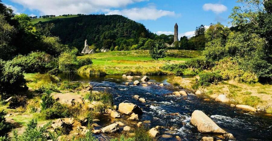 Dublin: Full-Day Wicklow Mountains Tour w/ Glendalough Visit - What the guide adds to the day