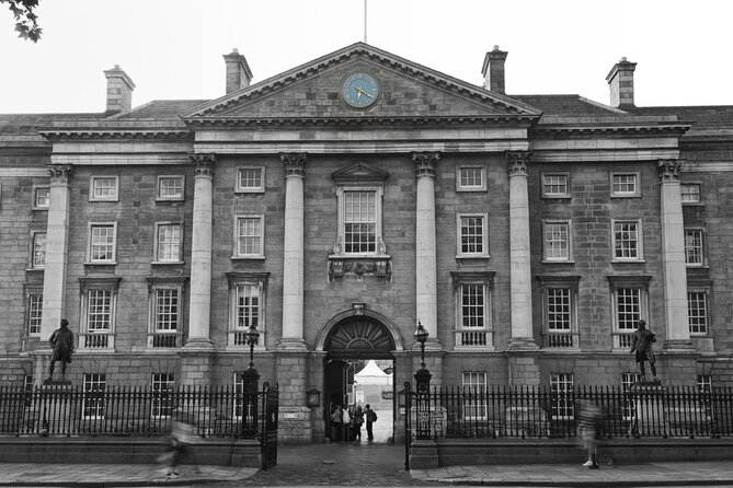 Dublin Ghost Hunt Exploration Game and Tour - A ghostly route that doubles as a Dublin orientation walk