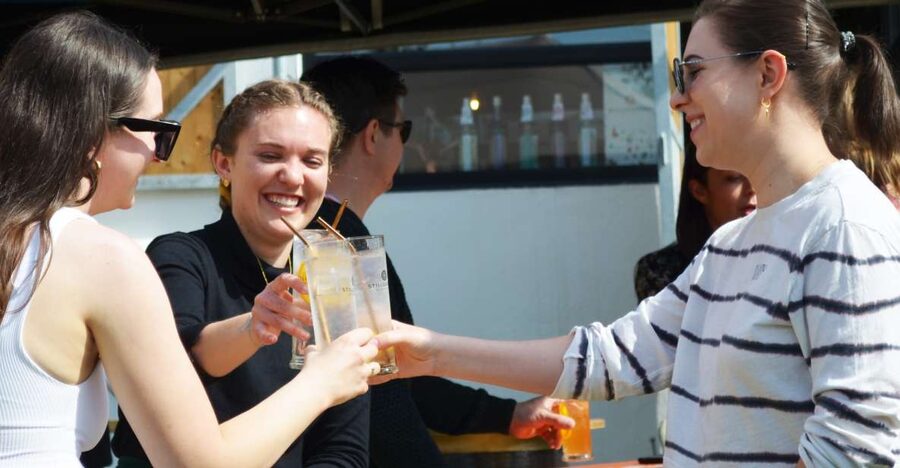 Dublin: Gin Masterclass with Welcome Drink & Tasting Flight - The welcome drink sets the tone