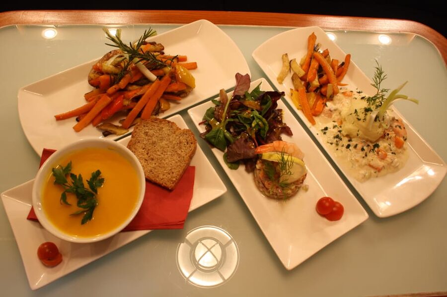 Dublin: Grand Canal Cruise with Dinner - Dinner in the saloon