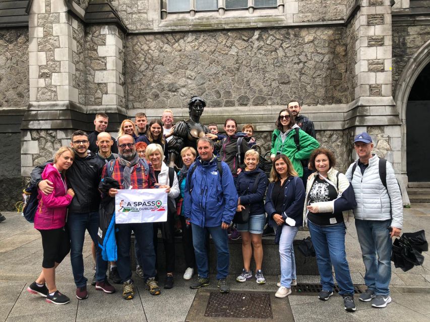 Dublin Highlights: 2.45-Hour Walking Tour in Italian - Key points at a glance