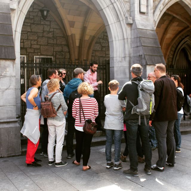 Dublin: Highlights and Hidden Corners Walking Tour - The former Parliament House and Trinity College