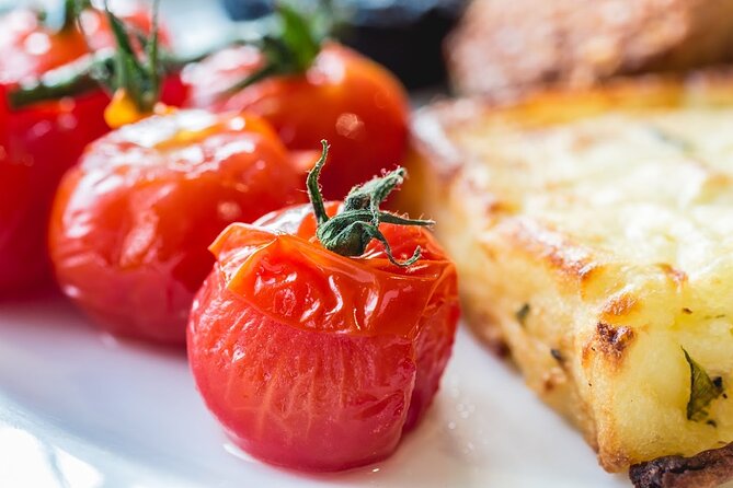 Dublin Historical Centre Private Food Tour with 8 Food Tastings - Irish Cheese at 5 Cow’s Lane