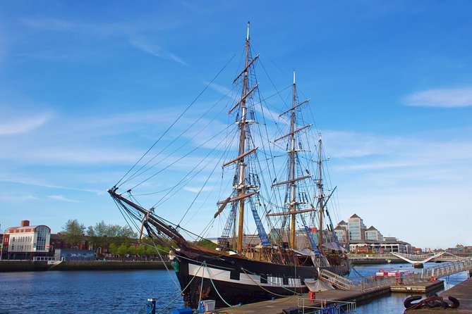 Dublin Hop-on Hop-off Bus Tour - Live Tour auf Deutsch - St. Stephen’s Green and the Little Museum