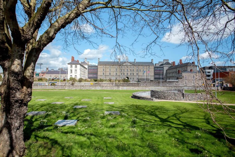Dublin: Hop-on Hop-off Bus Tour - O’Connell Street, writers, and Ireland’s public institutions