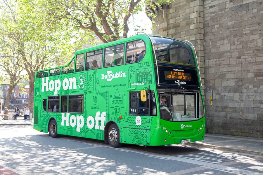 Dublin: Hop-on Hop-off Tour with Live German Commentary - Kilmainham Gaol, Heuston, and Phoenix Park