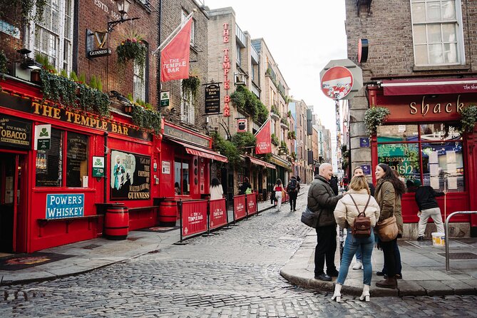 Dublin in a Day: Dublin Castle, Book of Kells, Guinness & Whiskey - One day, four very different sides of Dublin
