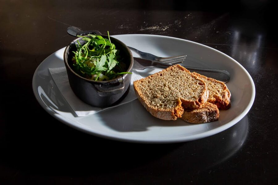 Dublin: Irish Food Trail Walking Tour with 3 Courses - Three Dublin stops, one full Irish meal