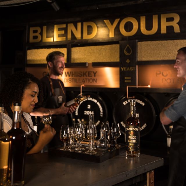 Dublin: Jameson Distillery Whiskey Blending Class - Learning what goes into Black Barrel