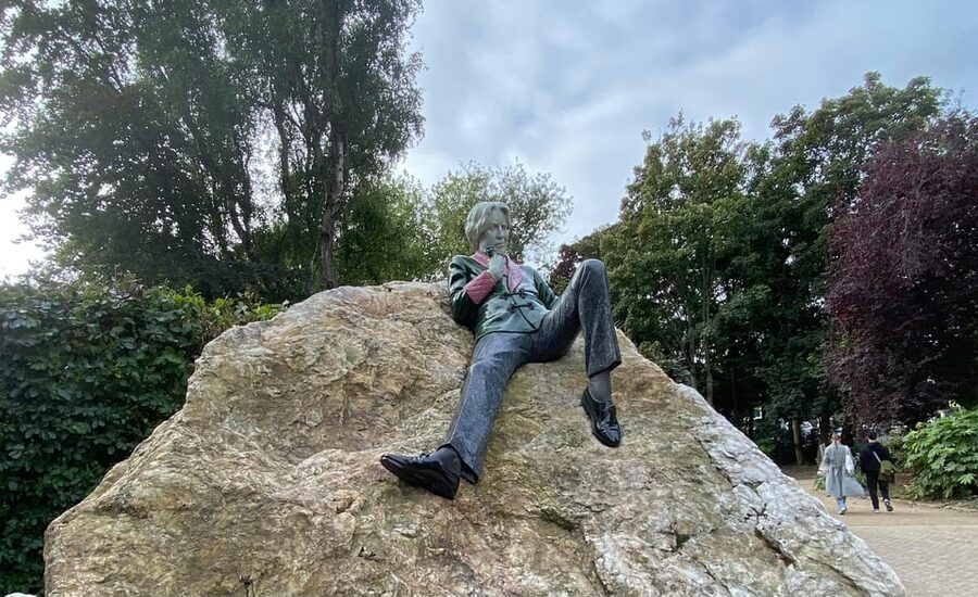 Dublin: Literary Walking Tour - Wilde, Yeats & Joyce - Meeting Wolfe Tone near the Shelbourne Hotel