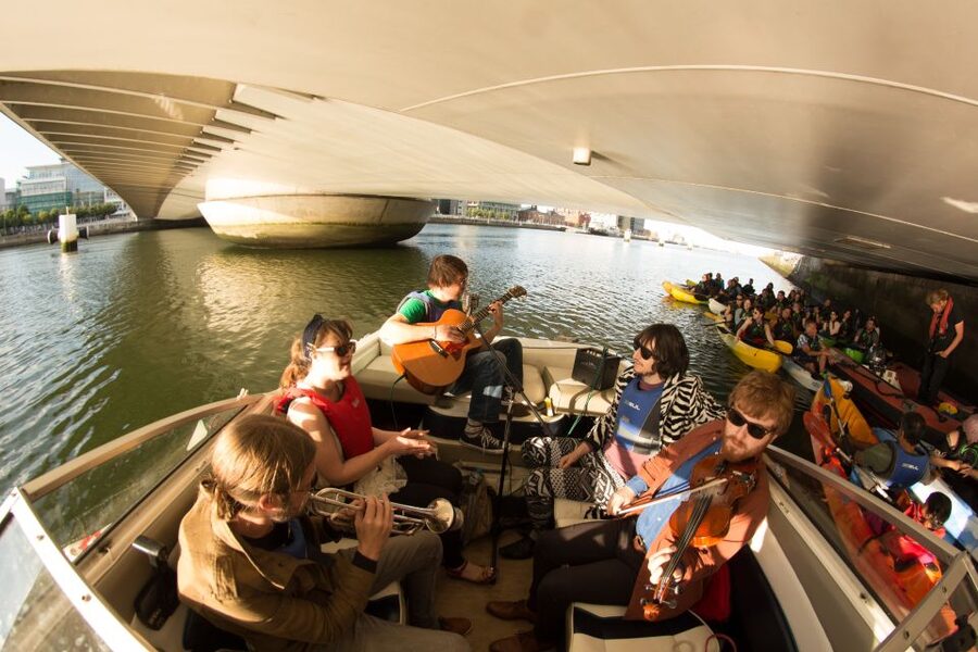 Dublin: Music Under the Bridges Kayaking Tour - The bridge concerts and unusual acoustics