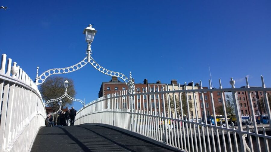 Dublin: Private City Tour in German - Trinity College and Dublin’s literary side
