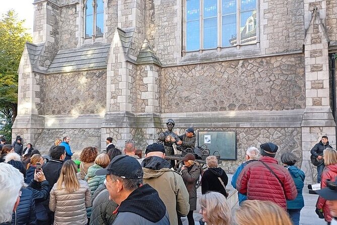 Dublin Private Walking Tour | 3 hour Highlights & Hidden Gems - Molly Malone, Trinity College, and College Green
