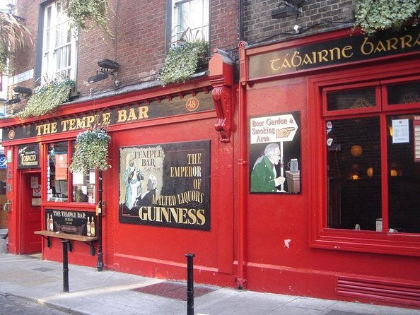 Dublin Self-Guided Murder Mystery Tour by Temple Bar - A murder mystery begins beside Trinity College