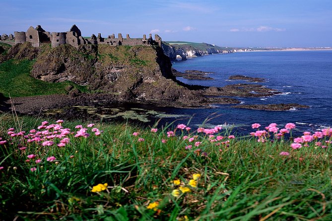 Dublin to Belfast Black Cab, Dunluce Castle and Giant's Causeway - Dunluce Castle on the cliff edge