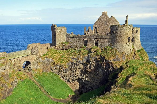 Dublin to Belfast Black Cab, Dunluce Castle and Giant's Causeway - What the price includes, and what it does not
