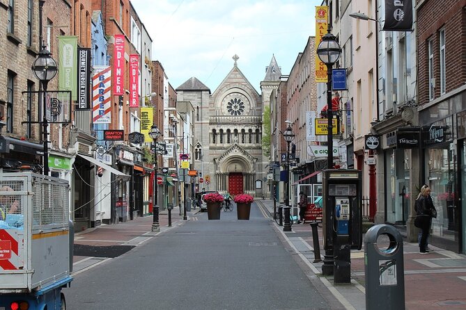 Dublin Walking Tour: Explore Top Sights & Hidden Gems - Dublin Castle and the routes extra stops