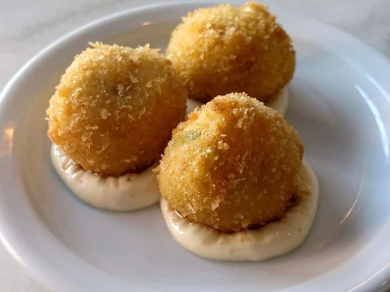 Dublin: Walking Tour for Foodies with Tastings - Pizza, Smash Burgers, and Fish Balls