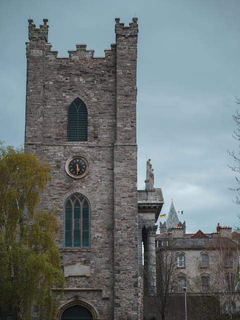 Dublin walking tour: ghosts & haunted places - Trinity College and the final return through central Dublin