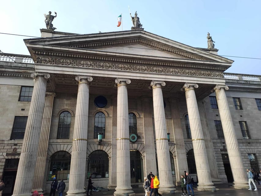 Dublin Walking Tour: Top 10 highlights - Meeting the guide at the Spire